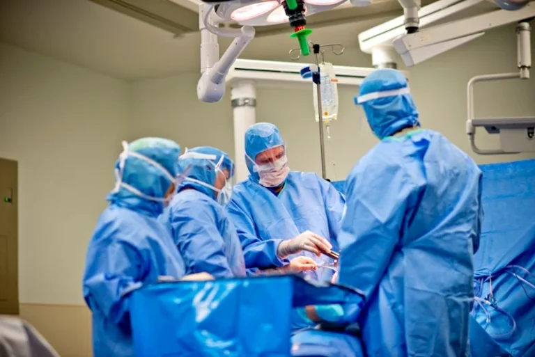 Orthopedic Surgeons and Minimally Invasive Surgery: What You Need to Know