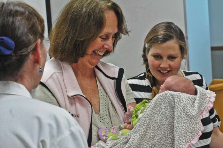 How Lactation Consultants Support New Moms